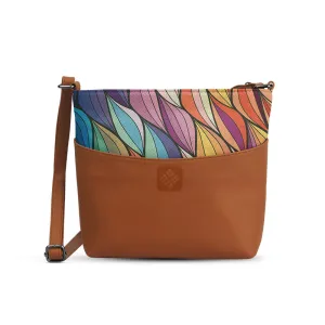 Chic Essentials Crossbody Flows