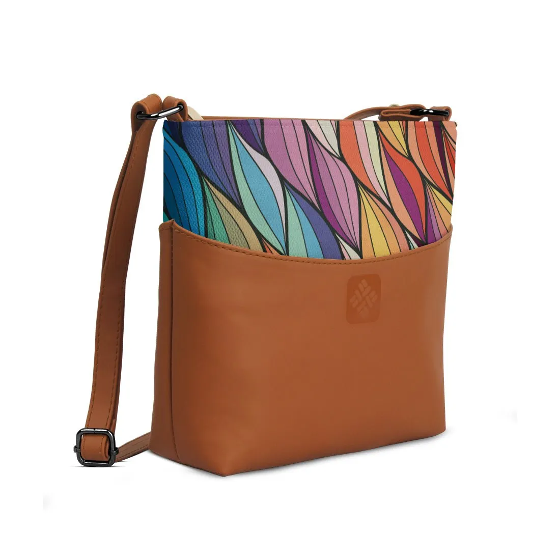 Chic Essentials Crossbody Flows