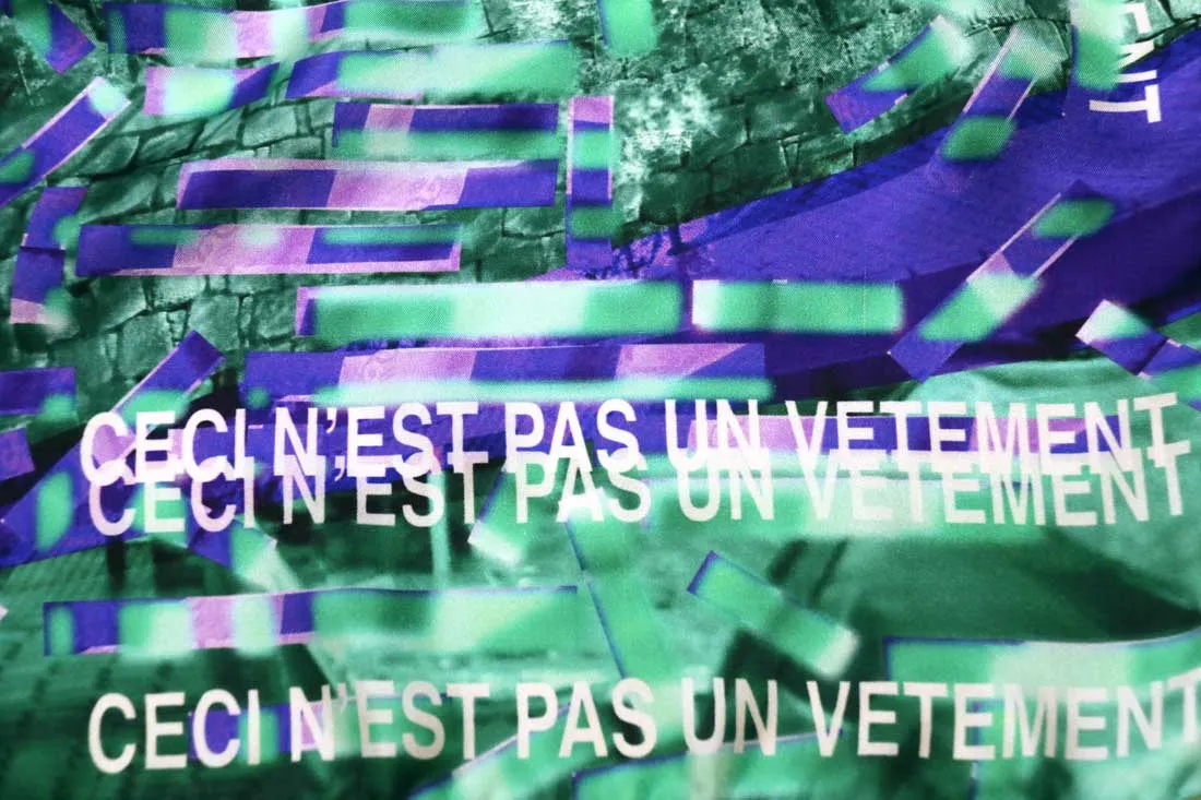 < Limited Edition >  Green / Purple Silk Twill Scarf "Ceci n'est pas un vetement" 45x45cm